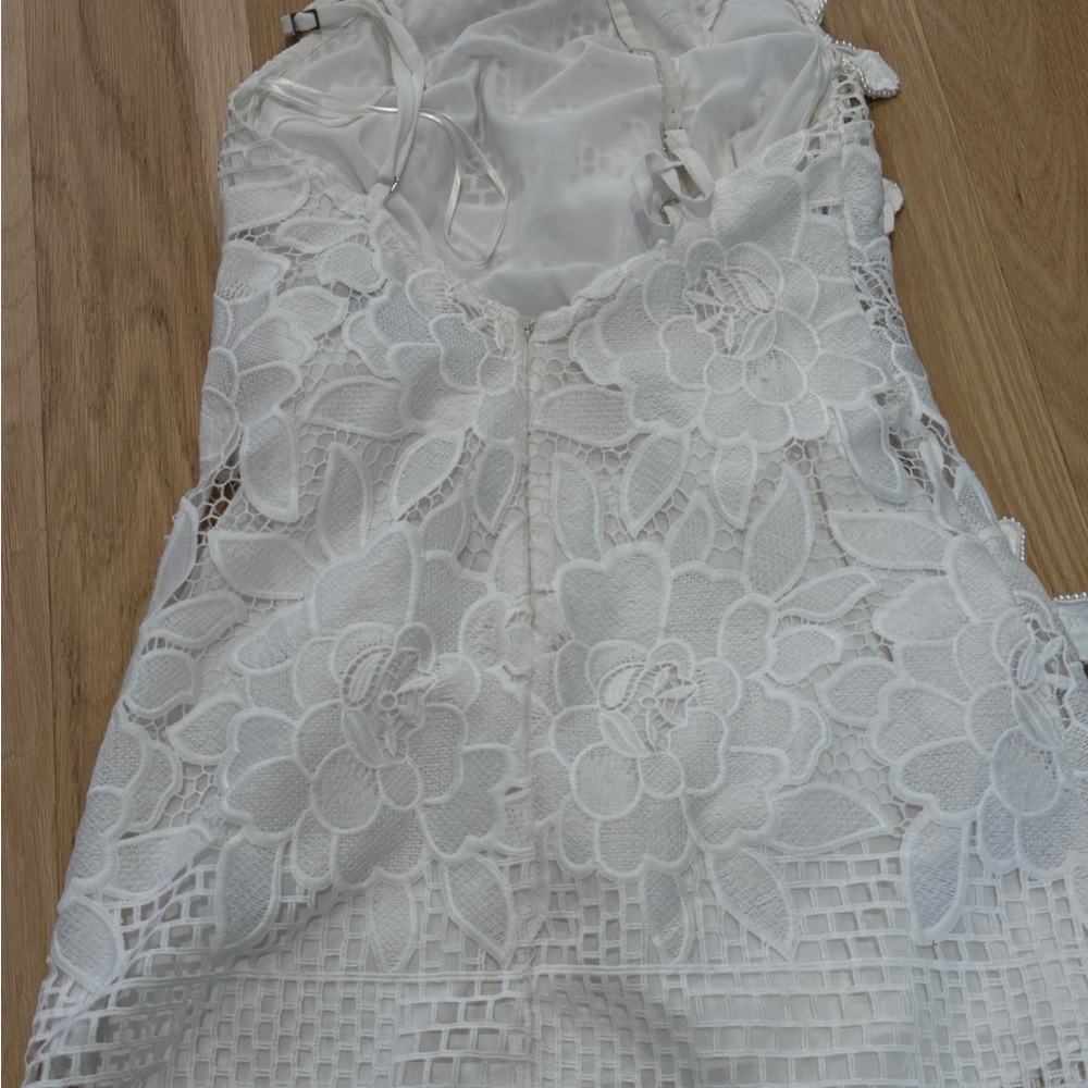 PatBo White and cream Floral Appliqué Lace Mini Dress - Picture 11 of 12